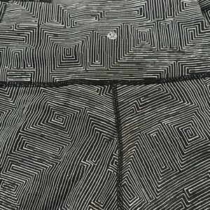Like new- great condition Lululemon pattern leggings